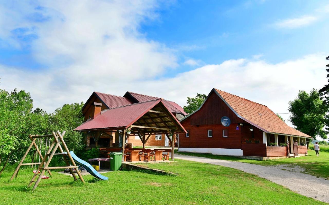 House Luna Rakovica Bagian luar foto