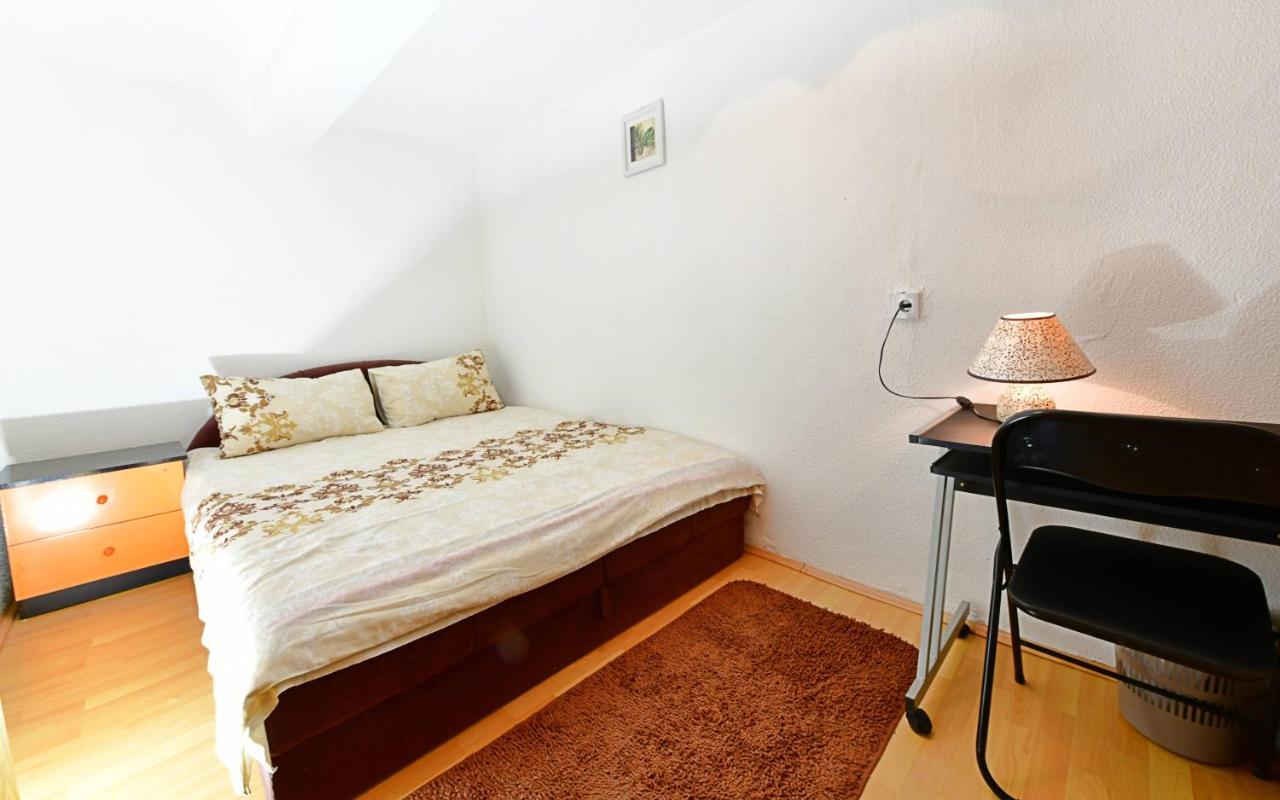 House Luna Rakovica Bagian luar foto